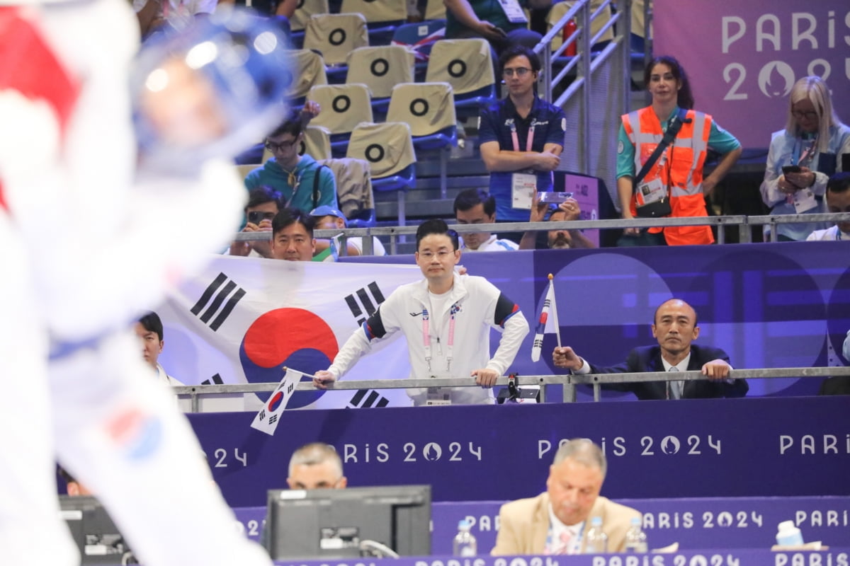 ⛳深度：能赢曼联米兰也能输给弱旅 斯洛特的利物浦慢慢露出了真面目