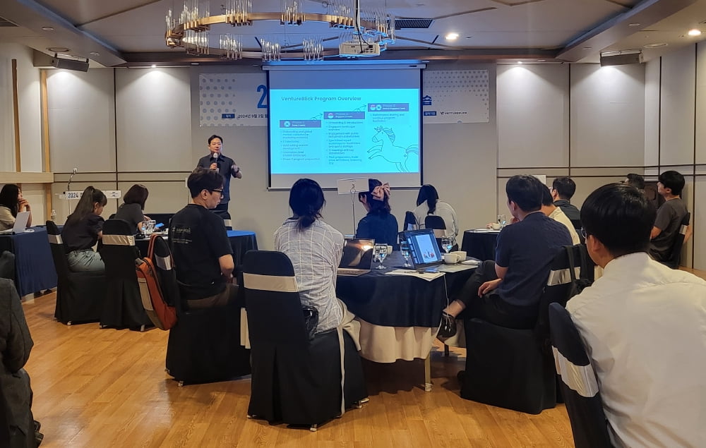 上海男篮官宣：洛夫顿加盟球队 将身披35号战袍