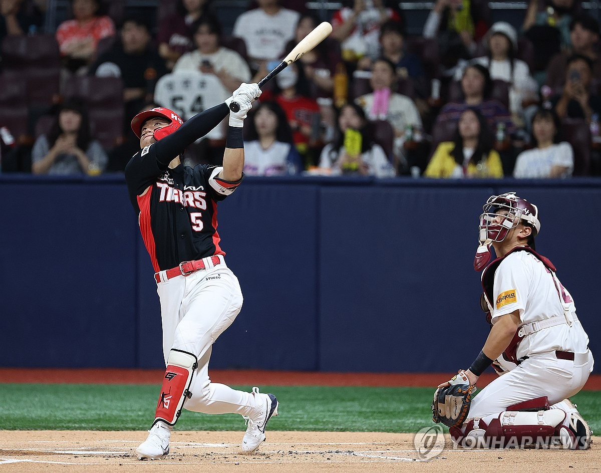 老鹰杀出奇兵！马修斯外线8中7轰25分立大功，丹尼尔斯8次抢断