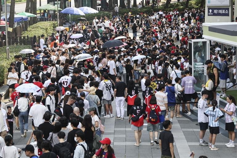 32球，劳塔罗追平马拉多纳跻身阿根廷队史射手榜前五