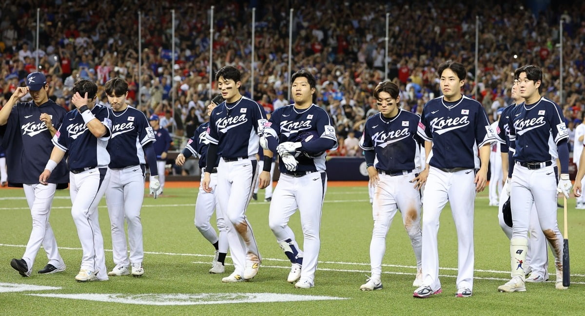 中超8月最佳候选：武磊、王大雷入选，沧州奥斯卡在列