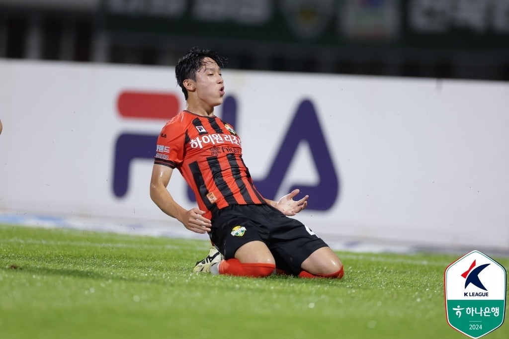 范戴克头球扳平比分 利物浦暂1-1阿森纳