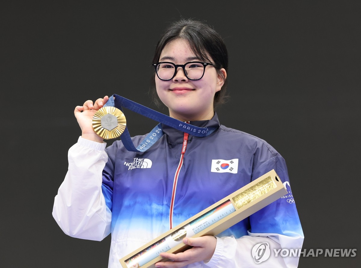 曼联美女球迷：滕子太可怜了 今天莱斯特你也能赢