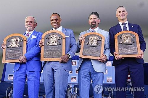 看起来情况不错，英格兰官方晒凯恩参加合练视频