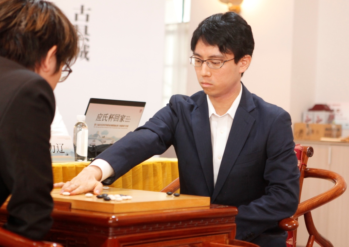 TA：英力士中止了弗格森爵士的曼联全球形象大使合同