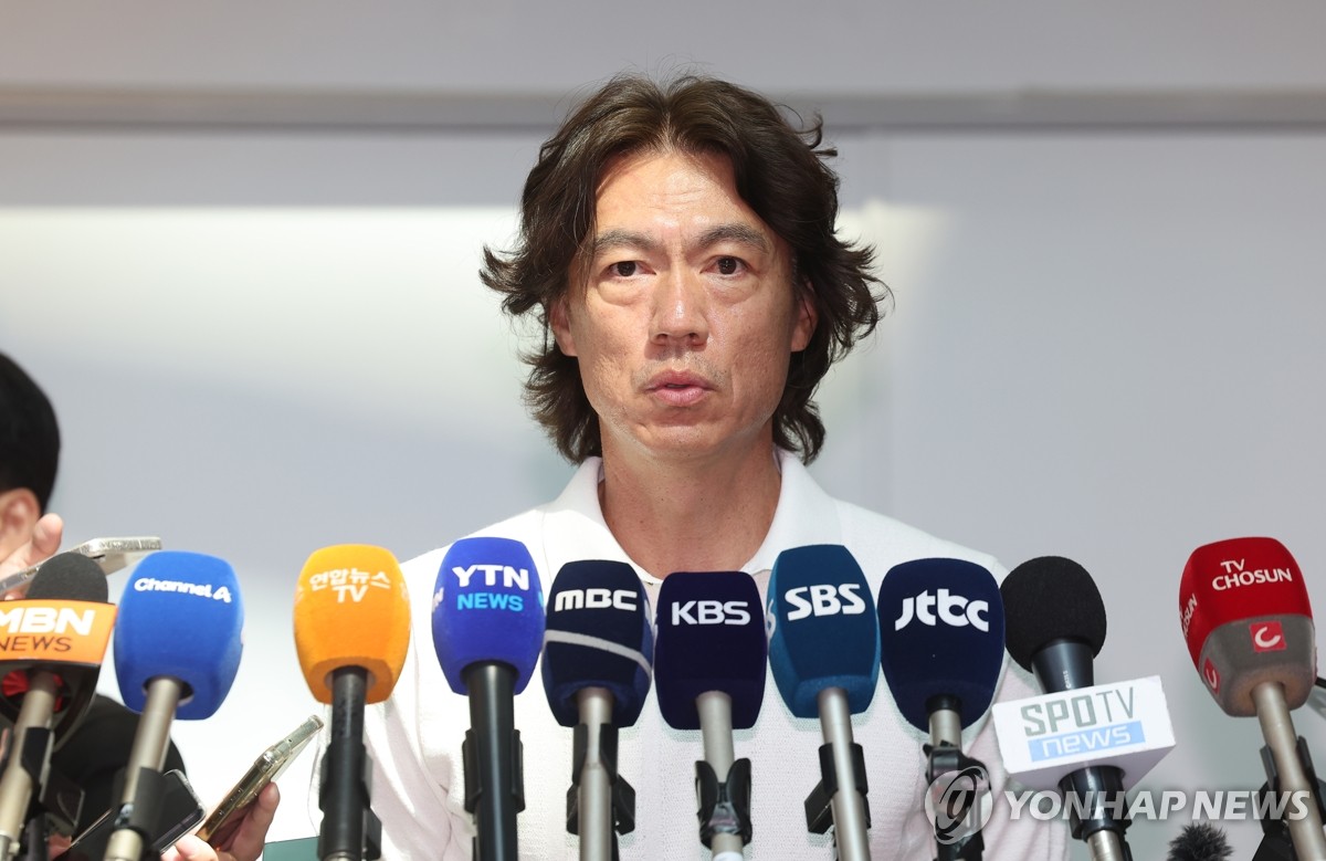 詹姆斯冲击里程碑！湖人官方：詹姆斯和浓眉出战对阵国王的比赛