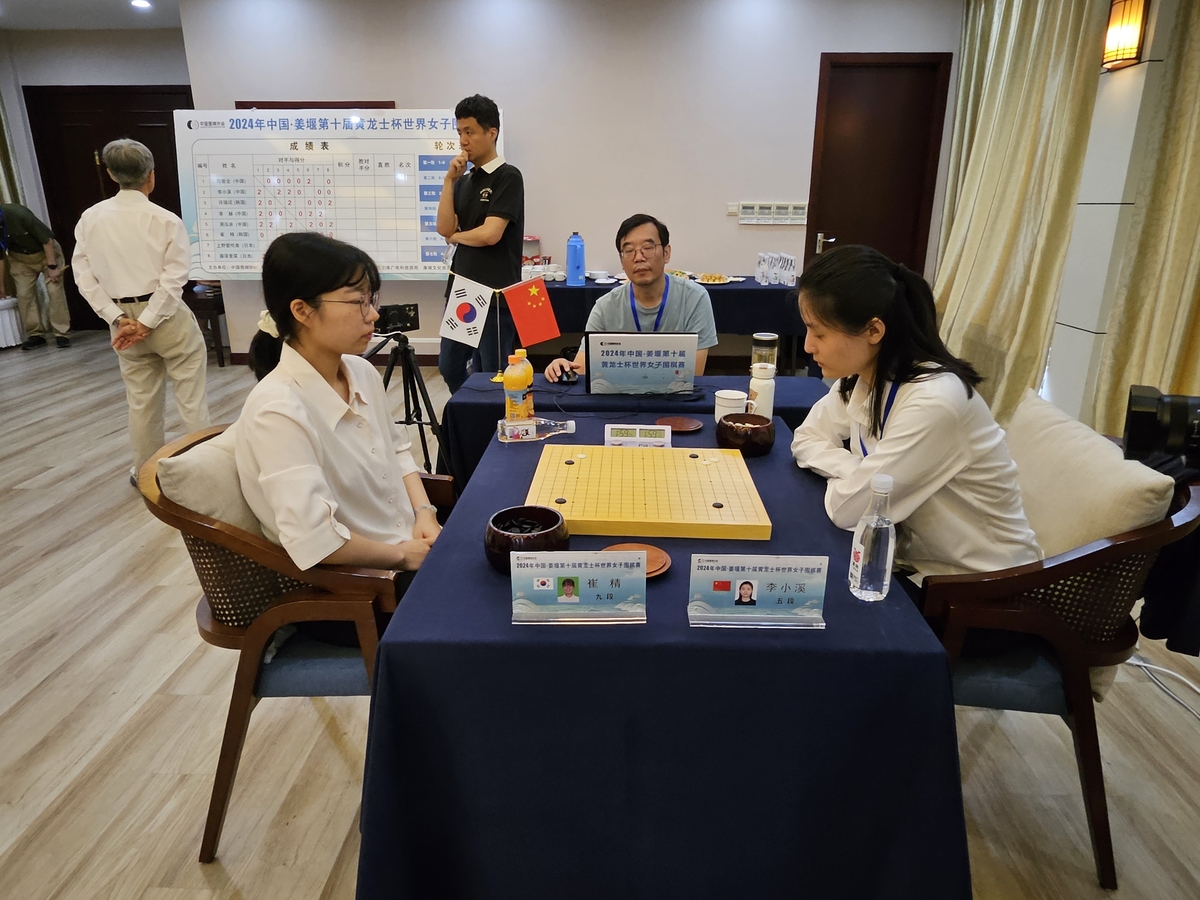 全力冲击季中赛冠军？詹姆斯退网引热议，前队友怒斥其毁掉篮球