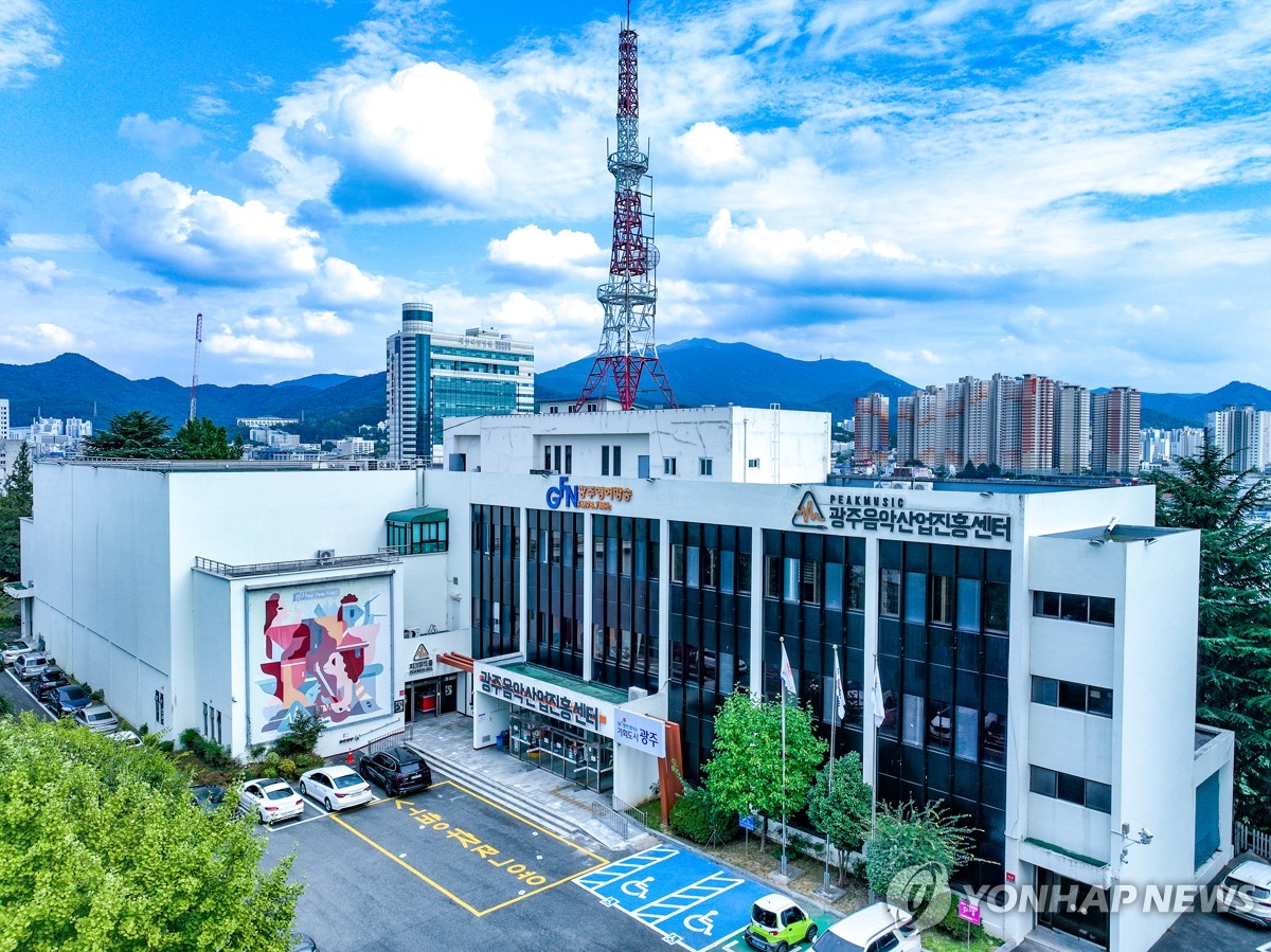 队报：登贝莱与恩里克关系破裂