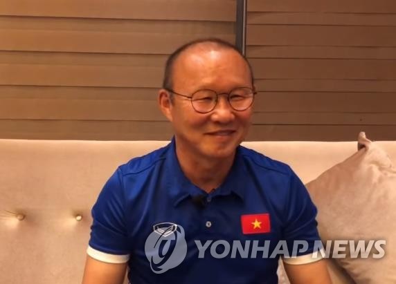 拜仁球员拿不到球！看台视角享受现场巴萨球迷的快乐