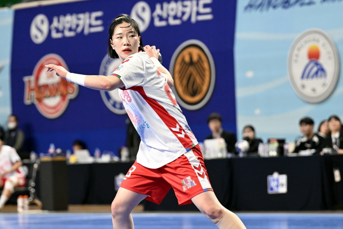 国米vs那不勒斯半场数据：射门7-3射正2-2，绝对机会0-1