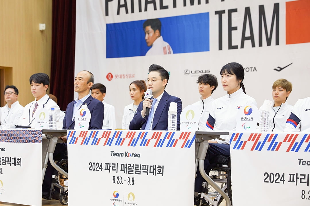 半场-皇马暂2-0奥萨苏纳 维尼修斯贝林厄姆破门两将伤退